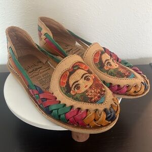 Soleil Girls Frida Kahlo Colorful Slip on‎ Loafers Size 9